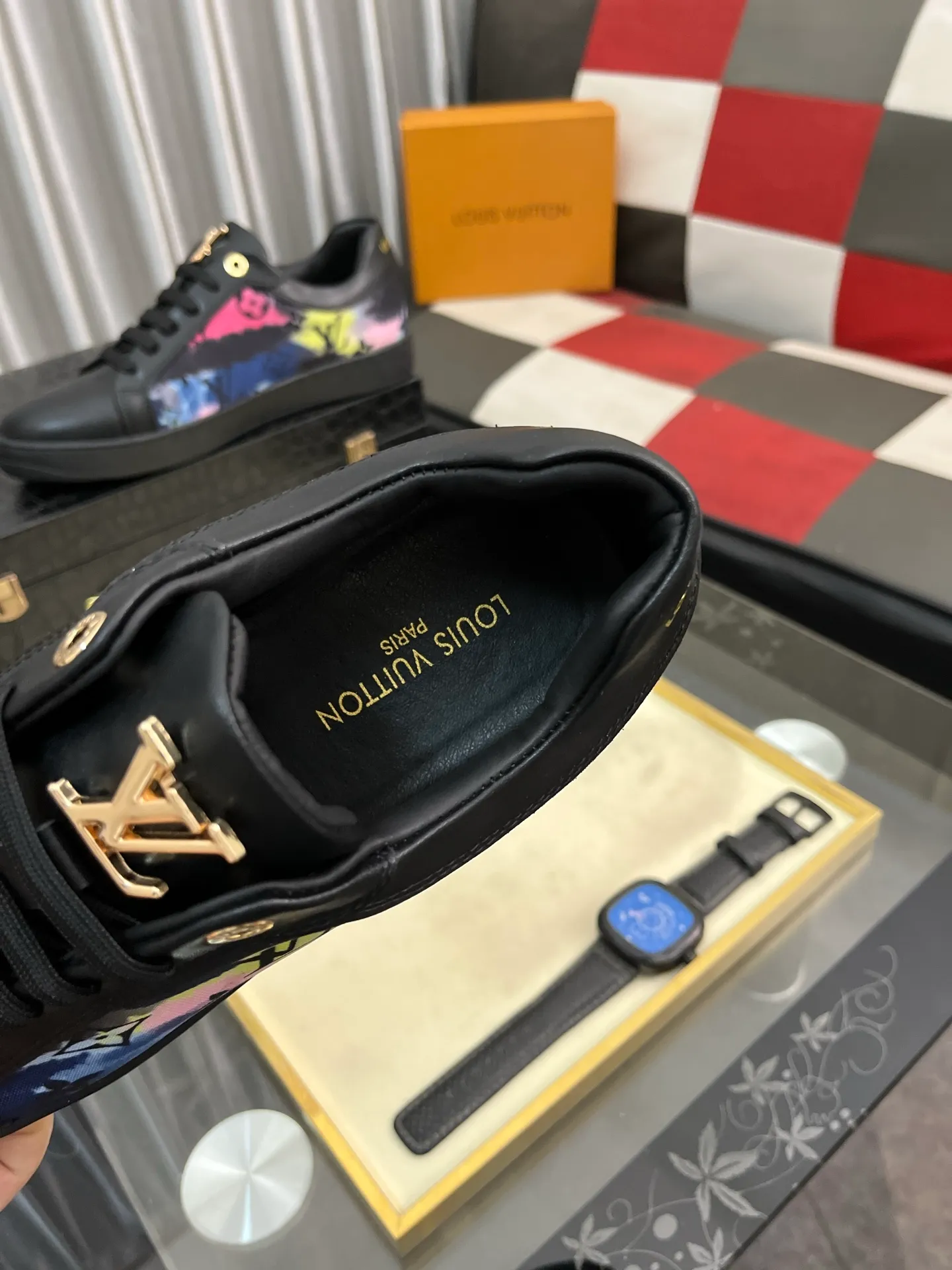 Men's shoes💰400⌚️⌚️"LV" latest men's casual shoes, genuine leather lining, rubber wear-resistant outsole, fine lines and beautiful strips, not too much decoration, European and American style, comfortable and high-end, code number: 38 to 44 45 can be customized, 3️⃣colors are available